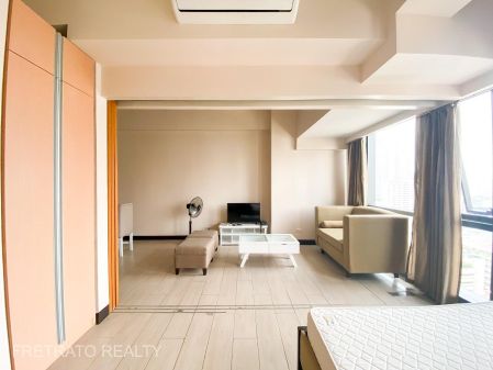 1 Bedroom in Greenbelt Hamilton Tower 1 Legaspi Makati Condo