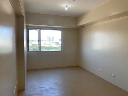 Unfurnished Studio Unit at Avida Towers Altura for Rent