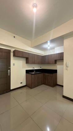 Unfurnished 1 Bedroom in the Magnolia Residences New Manila