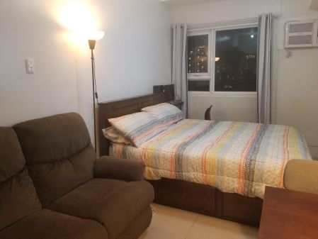 Fully Furnished Studio Unit at the Pearl Place