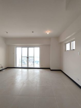 Unfurnished three bedroom condo for rent in Kai Garden Residences