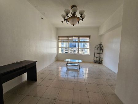 Semi Furnished 2BR for Rent in One Lafayette Square Makati