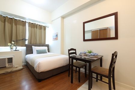 Fully Furnished Studio Unit in Eton Tower Makati