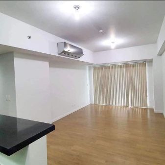 Semi Furnish 2BR for Rent in Solstice Circuit Makati