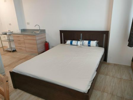 Fully Furnished Studio with Parking