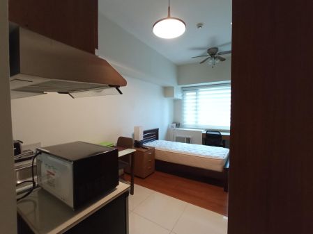 Studio Unit Fully Furnished in Eton Tower Makati