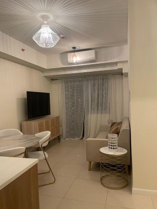 Fully Furnished 2BR for Rent in The Vantage at Kapitolyo Pasig