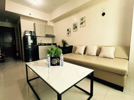 Fully Furnished 1 Bedroom Unit within Makati CBD