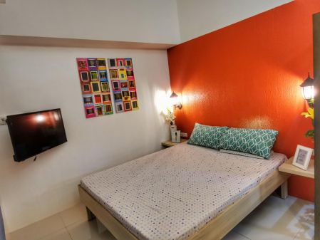 Studio Unit in Salcedo Square Makati 