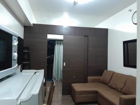 For RENT   AIR Residences in Makati  1br with balcony