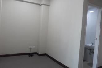 Near Robinson's Manila Unfurnished 1 Bedroom with balcony