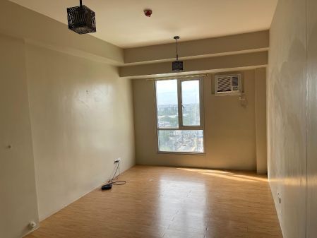 Unfurnished Studio Unit at Avida Towers Alabang for Rent