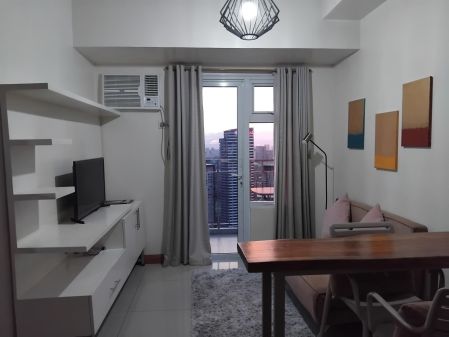 1 Bedroom Unit in Trion Towers for Rent 