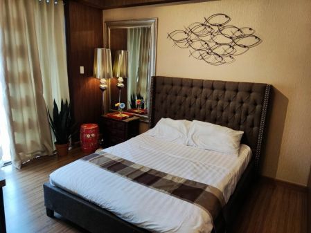 Fully Furnished Studio for Rent Shang Salcedo Place Makati