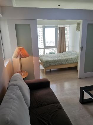 Fully Furnished 1BR in South Of Market Private Residences Taguig