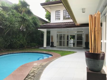 Well Maintained 4BR Home with Pool in Ayala Alabang