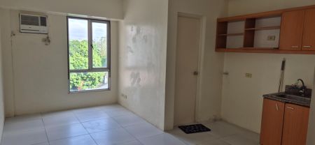 Unfurnished Studio Unit at Avida Towers New Manila for Rent