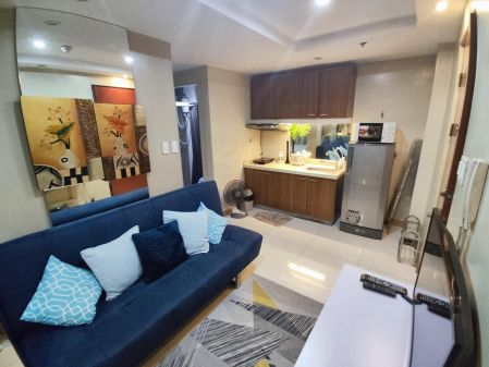 1 Bedroom Condo Unit in ADB Avenue Tower Ortigas Pasig