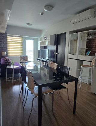 Upgraded Fully Furnished 1 Bedroom Unit in Two Serendra