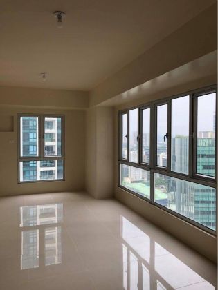 Semi Furnished 2BR for Rent in The Montane BGC Taguig