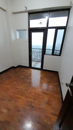 2 Bedroom Condo Unit Penthouse In Taguig Cypress Towers near BGC