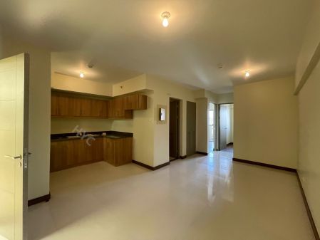 Taguig Condo 2BR Parking for Rent facing amenities Mulberry Place