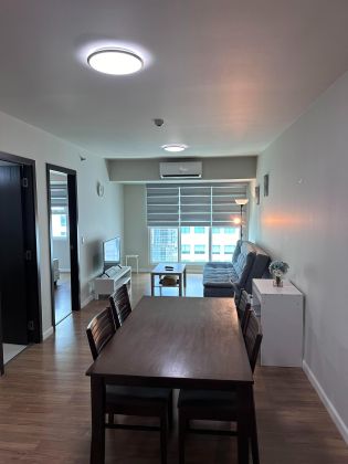 Fully Furnished 1 Bedroom at Kroma Tower Makati