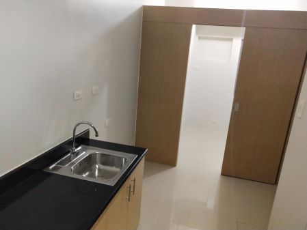 Minimalist 1BR Unit At Fern at Grass Residences Near SM North 