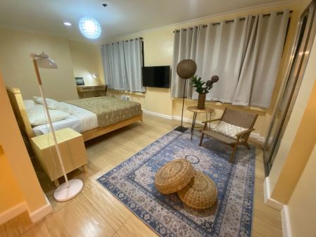 Short term rent Furnished Studio near Makati Med and Techzone