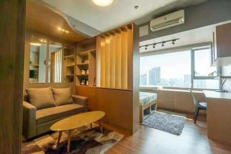 Fully Furnished Studio Unit at Shang Salcedo Place for Rent