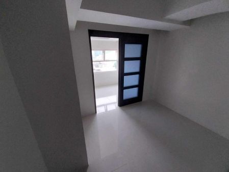 Unfurnished 1 Bedroom for Rent in Ridgewood Towers Taguig 