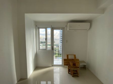 Semi Furnished 1BR for Rent in SM Grass Residences QC