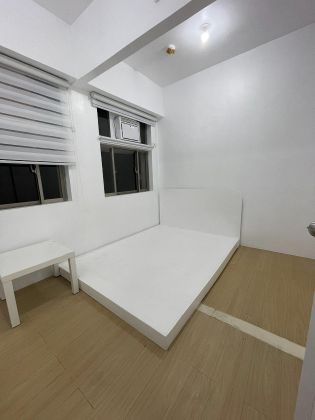 1BR Condo for Rent near La Salle Taft Banko Central