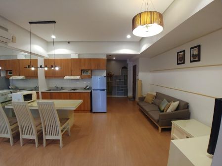 Fully Furnished 1 Bedroom unit in Malayan Plaza