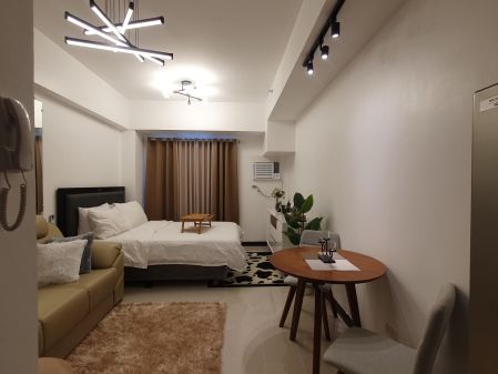 Fully Furnished Studio Unit at Axis Towers Mandaluyong