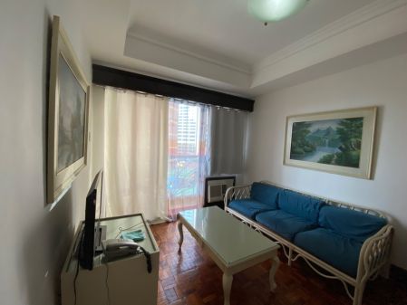 Poblacion Citadel 1BR with Balcony Makati