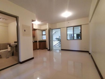 Unfurnished 2 Bedroom Unit at Mulberry Place for Rent