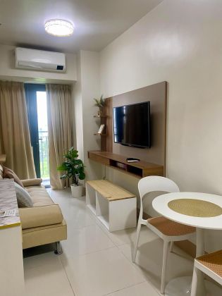 Rush 1 Bedroom Unit for Rent