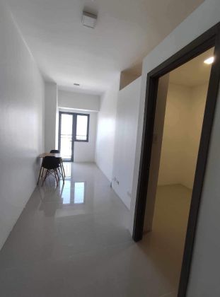 Bare Condo Unit for Rent at Mandaluyong