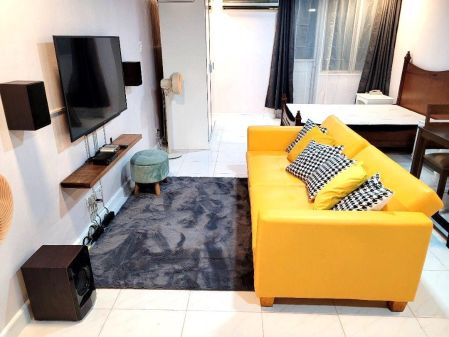 Spacious Fully Furnished Premiere Studio Unit Salcedo Makati