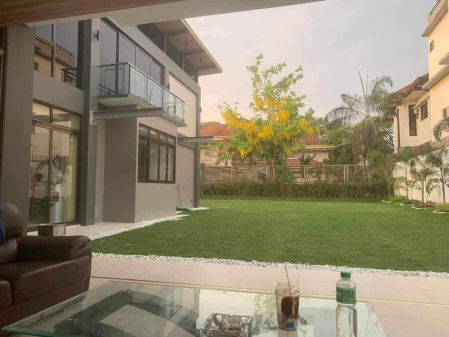 6 Bedroom House in Multinational Village for Rent