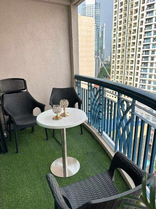 Fully Furnished 2BR for Rent in The Frabella 1 Makati