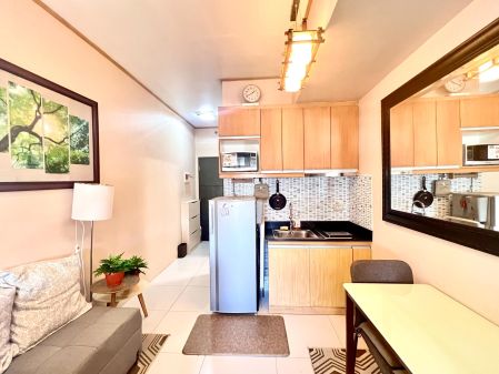 Studio Unit for Rent in the Pearl Place