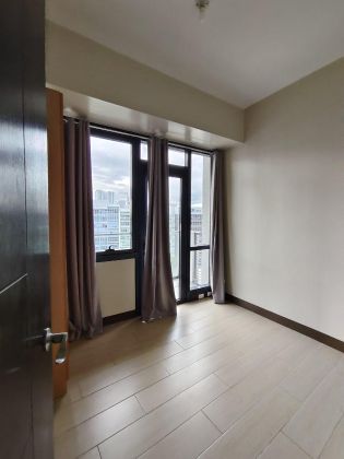 For Rent 2 Bedroom Condo with 60 sqm in Taguig City McKinley