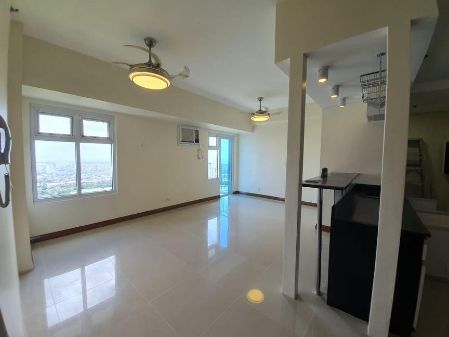 2 Bedroom with Spectacular Views in Trion Towers BGC Taguig