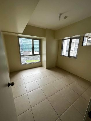 For Rent Unfurnished Spacious 2BR Corner Unit