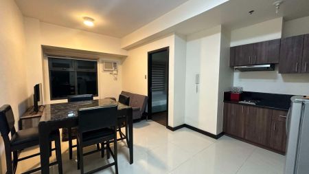 Furnished 1 Bedroom in the Magnolia Residences New Manila