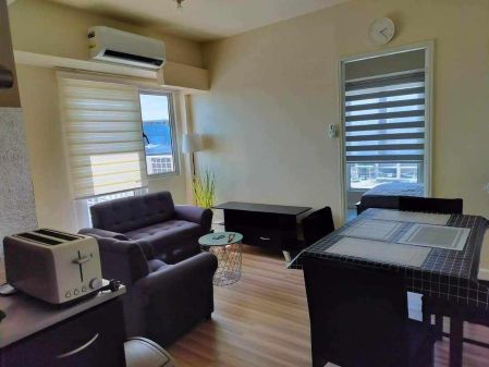 Fully Furnished 1 Bedroom Unit at Arca South for Rent