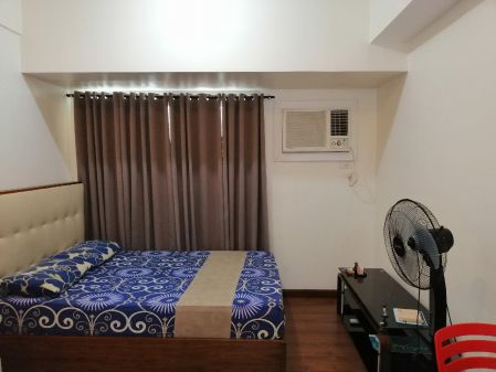 Fully Furnished Studio Unit facing Manila Bay