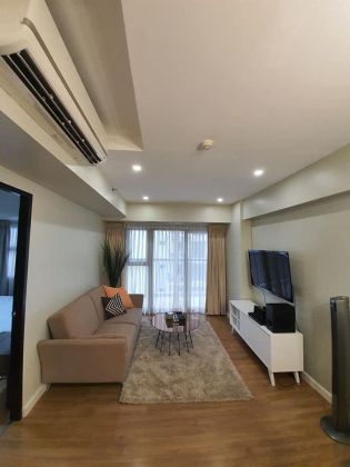 FOR RENT  1 Bedroom Unit with Balcony in One Maridien BGC Taguig